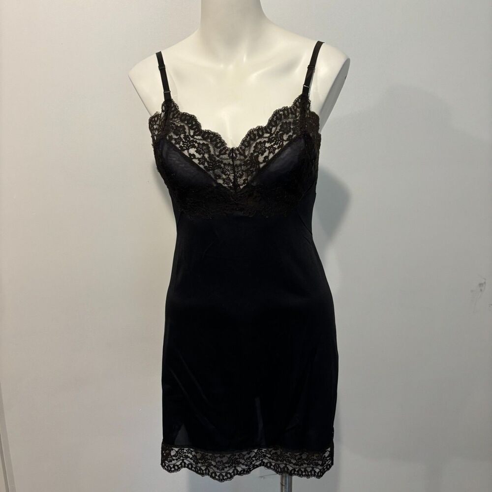 Hollywood Vassarette by Munsingwear size 32D Lacey Black Chic City Girl Lingerie